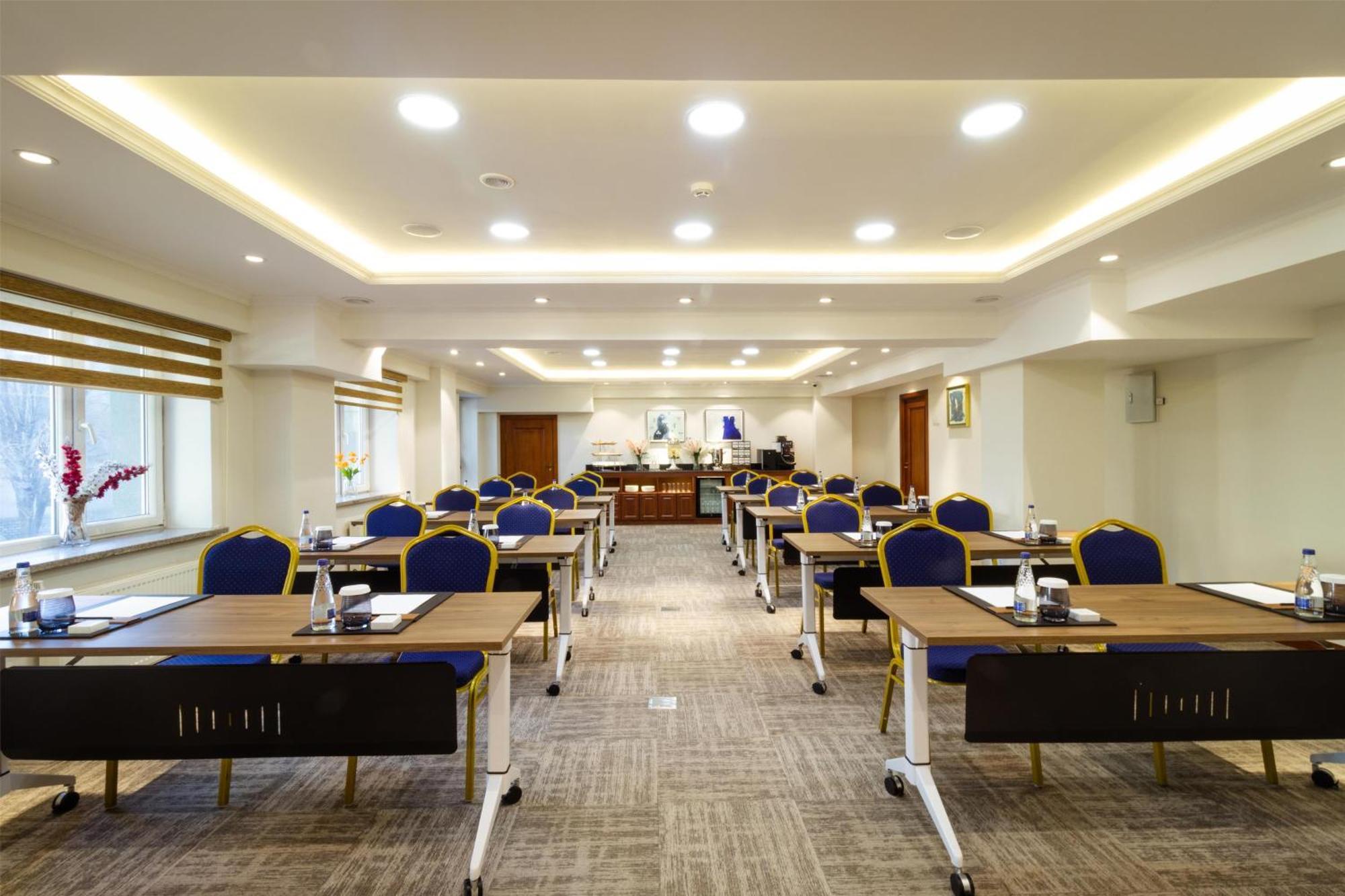 Kempinski Hotel Khan Palace Улан-Батор Экстерьер фото